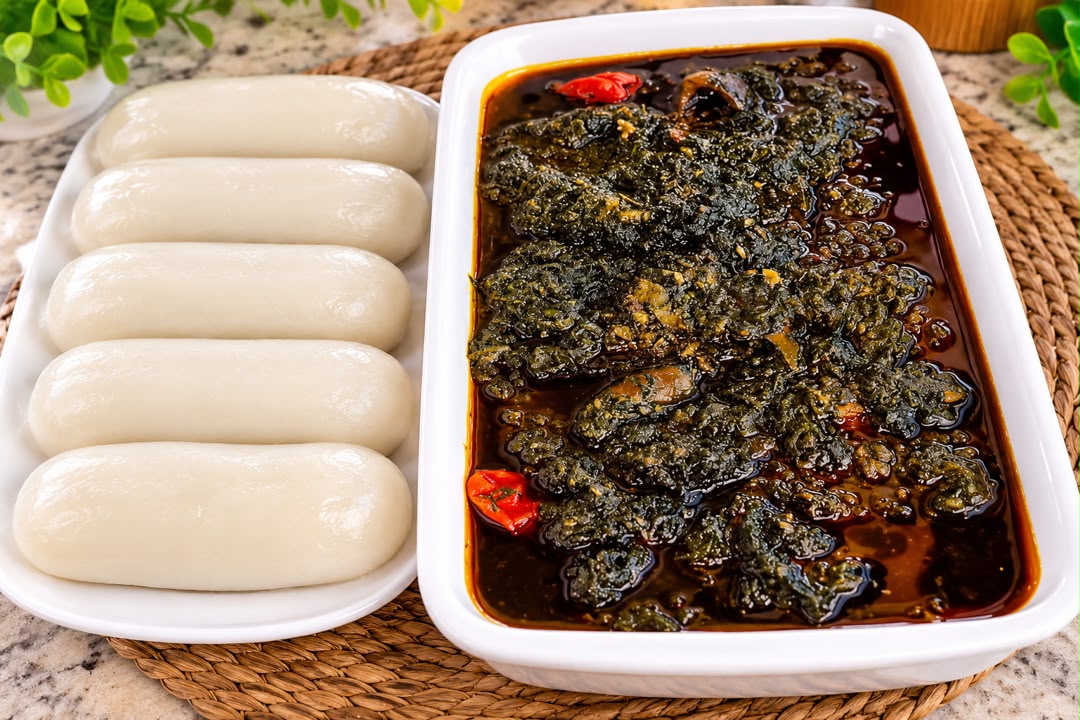 Eru servi dans un plat avec du fufu